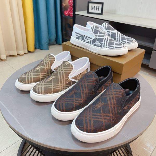 バーバリー BURBERRY 2026高級品 通販 NXIEBU055 VOGコピー シューズ スリップオン カジュアルシューズ 3色可選 チノパン 狙える優秀アイテム
