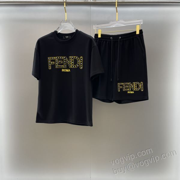 フェンディ 2026新商品！ NXZFEN122 上下セット 半袖Tシャツ FENDIブランドスーパーコピー 落ち着いた感覚