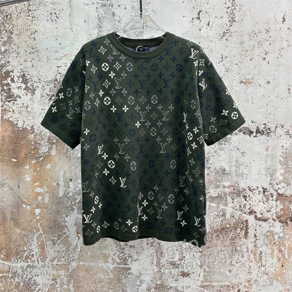 愛らしさ抜群！ ルイ ヴィトンブランドコピー 2026爆買い新作登場 NXZLV133 半袖Tシャツ