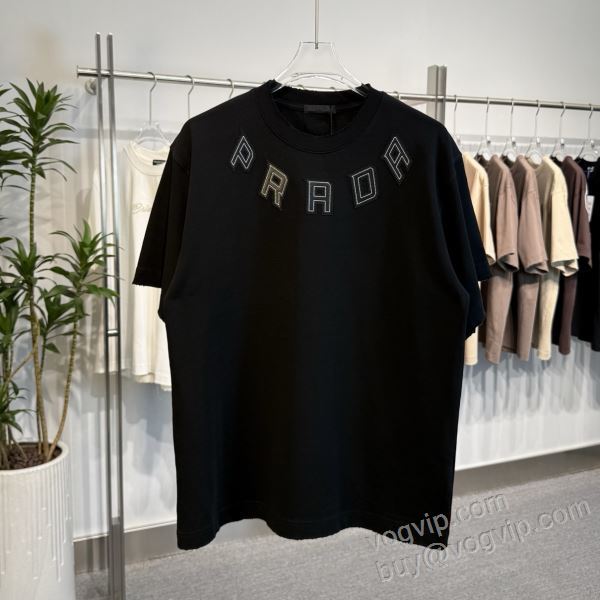 半袖Tシャツ 3色可選 おしゃれに絶大な人気の プラダ偽物ブランド 2026新作入荷本物保証 NXZPR074