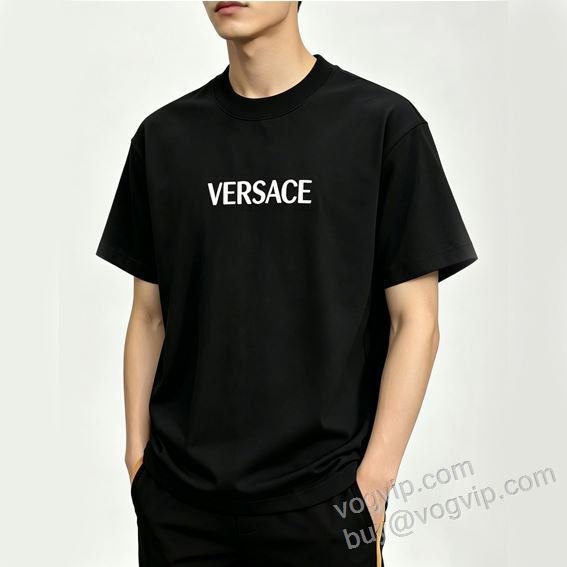 大絶賛の履き心地! ヴェルサーチ VERSACEブランド 偽物 通販 NXZVS053 半袖Tシャツ 2色可選 2026お得限定セール