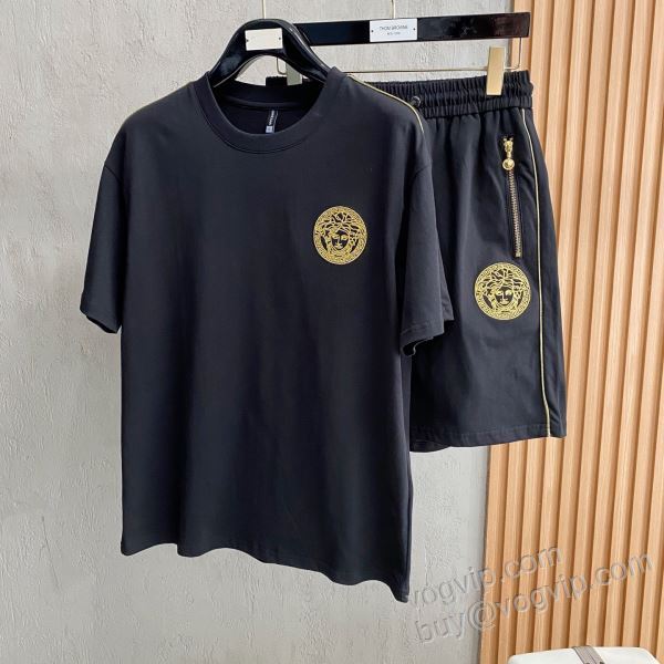 2026爆買い格安 ヴェルサーチ VERSACE偽物ブランド NXZVS056 海外セレブ愛用 上下セット 半袖Tシャツ