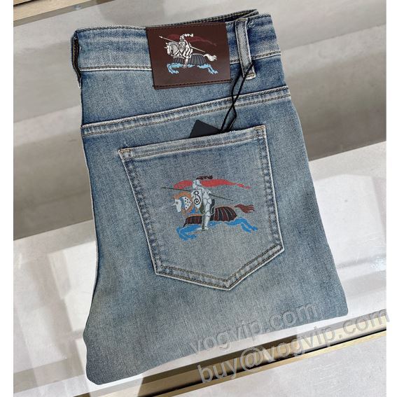 プレゼントに バーバリー BURBERRYコピー ブランド NZKBU015 ジーンズ デニムパンツ 2026春夏季超人気