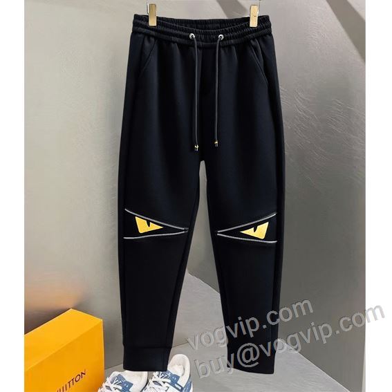 フェンディ FENDIブランドスーパーコピー 2026高級品 通販 NZKFEN021 チノパン スエットパンツ 優美なお出かけスタイル