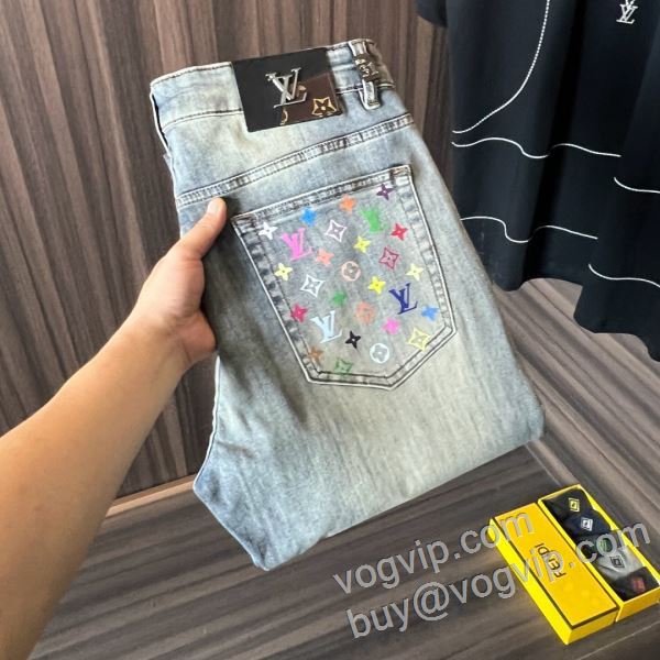 ジーンズ デニムパンツ ルイ ヴィトン LOUIS VUITTON 2026新商品！ NZKLV051 VOGブランドスーパーコピー 高評価の人気品