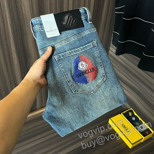 肌触りの気持ちい? モンクレール MONCLERスーパーコピー 2026最安値お買い得 NZKMO013 ジーンズ デニムパンツ