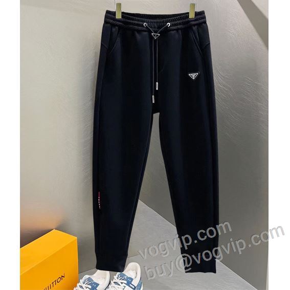 2026最新入荷 NZKPR008 チノパン スエットパンツ プラダ 偽物ブランド おしゃれに絶大な人気の