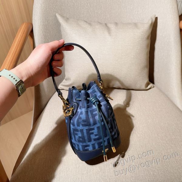 レディースバッグ ハンドバッグ フェンディ FENDI 2026爆買い大人気 WBAGFEN028 最高N級ブランドコピー 一味違うケーブル編みが魅力満点