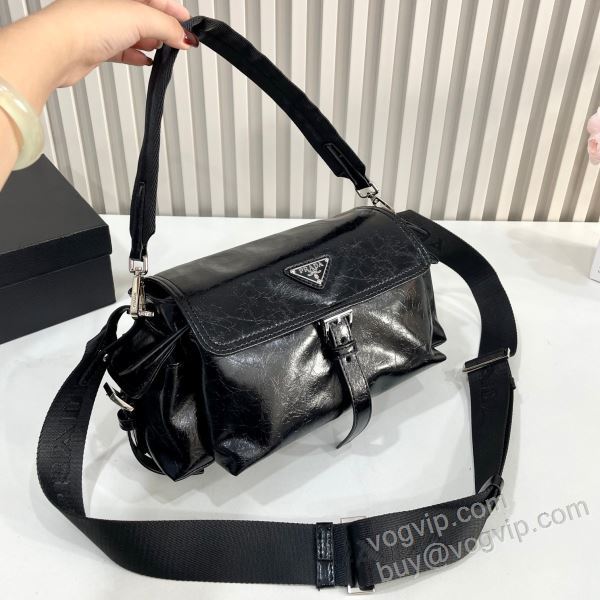 プラダ スーパーコピー 2026新商品！ WBAGPR009 綺麗に決まるフォルム！ レディースバッグ ショルダーバッグ ハンドバッグ 2色可選