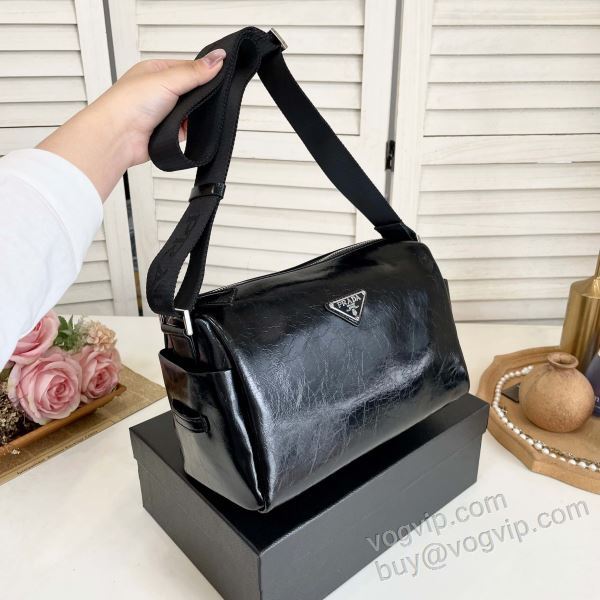 プラダ PRADAブランドコピー 2026春夏季新作 WBAGPR048 レディースバッグ ショルダーバッグ 耐久性に優れ
