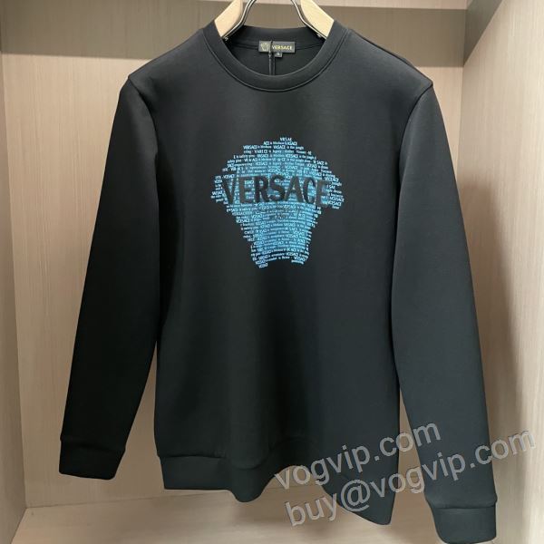 2026品質保証 ヴェルサーチ スーパーコピー WTVS009 お洒落に魅せる プルオーバーパーカー 2色可選