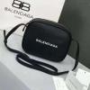 斜め掛けバッグ 多色可選 気軽に持てる BALENCIAGAコピー 今一番HOTな新品 バレンシアガコピー