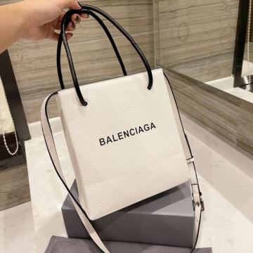 セレブ愛用の超人気商品 バレン...