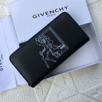 抜群の収納力 GIVENCHY...