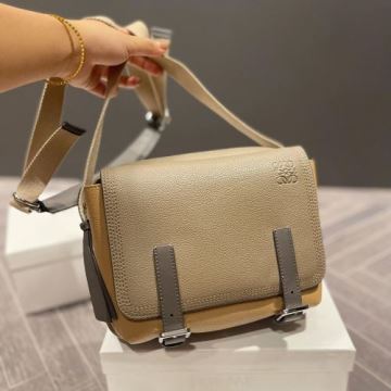 ロエベコピー 今買い◎得 ショルダーバッグ 2022 高級感ある LOEWEコピー ハンドバッグ