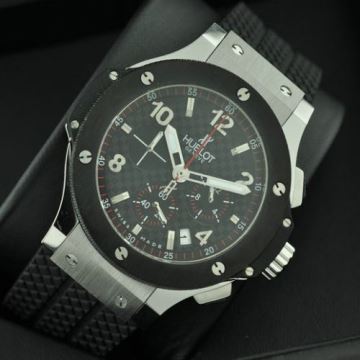 抜群な存在感 HUBLOT 腕...