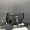 VOGブランドスーパーコピー 絶大な人気を誇る プラダ PRADA ショルダーバッグ 斜め掛けバッグ 2024数量限定大得価