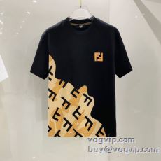 絶大な人気を誇る 半袖Tシャツ...