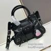 バレンシアガ 2025新作登場 WBAGBAL021 ハンドバッグ 2色可選 BALENCIAGA ブランドスーパーコピー 機能性も備えたアイテム