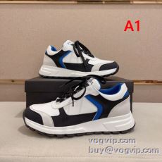 2025最新入荷 プラダスーパ...