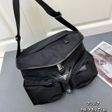 重宝するアイテム PRADAブ...