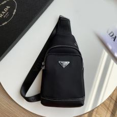 早くも完売しているPRADAブ...