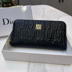 2025人気定番新品 ディオー...