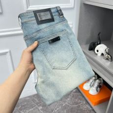 2025品質保証定番 バーバリー BURBERRYスーパーコピー NZKBU109 ジーンズ デニムパンツ