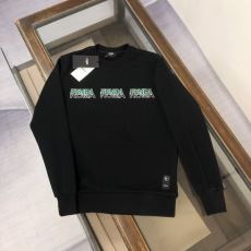 フェンディ FENDIブランドコピー WTFEN138 2025超人気新品 プルオーバーパーカー 3色可選