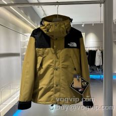 存在感のある ザノースフェイス...