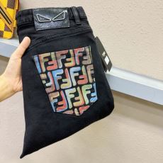 高級感漂わせる フェンディ F...