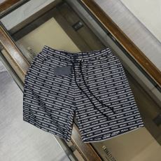 実用性に溢れるアイテム プラダ...