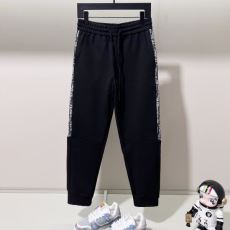2026秋のお出かけに最適 フェンディ スーパーコピー NZKFEN059 スエットパンツ チノパン