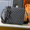 ルイ ヴィトンブランド 偽物 通販 2026最新入荷 LV110 ショルダーバッグ 斜め掛けバッグ メンズバッグ モデル大絶賛?