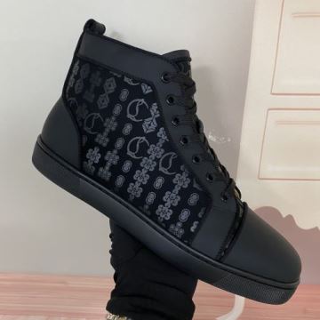 カジュアルシューズ 主役になる...