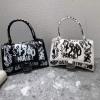 2色可選 利便性に優れ 芸能人に愛用者続出 バレンシアガコピー 2022 BALENCIAGAコピー ショルダーバッグ   