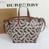【人気ブログ掲載】 バーバリーコピー 2022 バーバリー BURBERRY ハンドバッグ レディースバッグ お買い物バッグ 軽量 大容量 ふんわりやわらかくて、とっても軽いので 2色可選