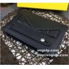高級感を備えている フェンディブランド コピー FENDI A4 iPad 収納できる ポーチ 耐久性