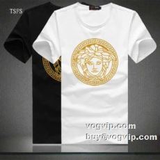 2年以上連続１位獲得 ヴェルサーチ VERSACEブランド コピー 自分らしいスタイリング 半袖Tシャツ 2色可選
