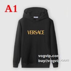 大人の個性を ヴェルサーチ VERSACEブランド 偽物 通販 パーカー 秋の定番 5色可選 パーカー 裹毛あり 長袖 フード付き リラックスウェア トレーナー