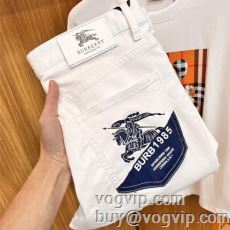 人目を惹くデザイン バーバリー...