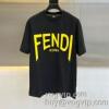 耐久性のある フェンディコピー ブランド 2024割引セール 半袖Tシャツ FENDI 2色可選 優しく柔らかな肌触りのコットンで作られたグラフィックTシャツ