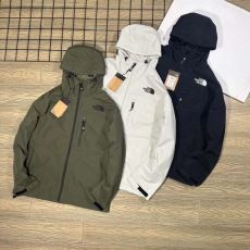 上品に着こなせ VOGコピー 2024超激得大人気 ザノースフェイス THE NORTH FACE 保温性を発揮する パーカー 3色可選