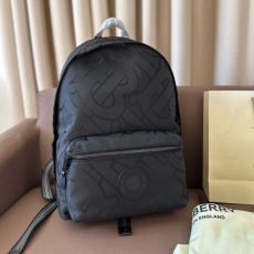 バーバリー BURBERRY偽物ブランド 2024激安大特集 リュック 主役になる存在感
