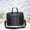ボッテガ ヴェネタ BOTTEGA VENETA ファション性の高い ビジネスバッグ コピーブランド ハンドバッグ 2025人気セール最新作