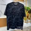 強い魅力を感じる一枚 ルイ ヴィトン ブランドコピー 半袖Tシャツ 2色可選 2025春夏季超人気