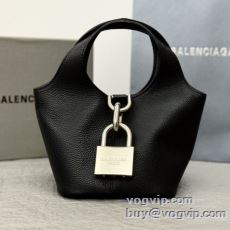 BALENCIAGA ブランド...