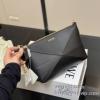 【人気ブログ掲載】 ショルダーバッグ ロエベ LOEWE コピーブランド WBAGLOE018 3色可選 2025超激得高品質