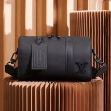 今一番HOTな新品 2025 LOUIS VUITTONブランドコピー ショルダーバッグ 斜め掛けバッグNBAGLV004