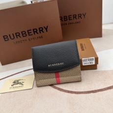 人気ブランド BURBERRY...
